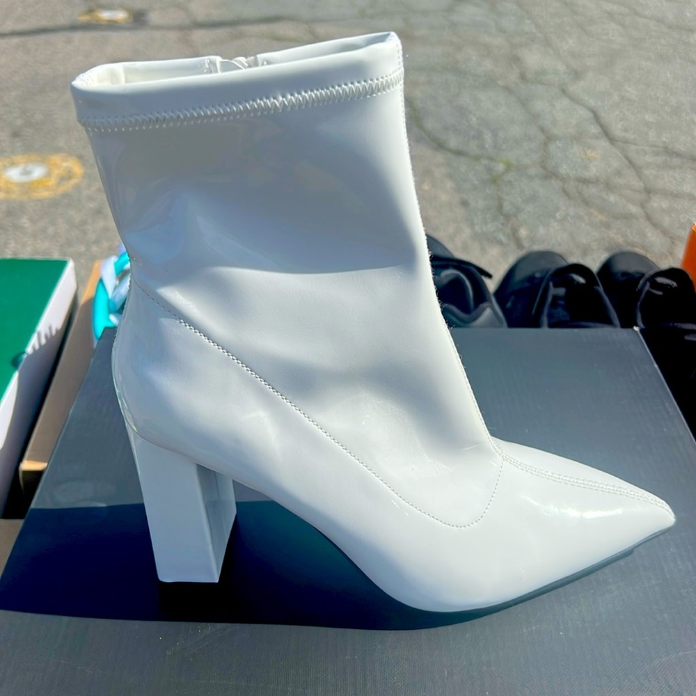 Wild Pair Woman’s size 7